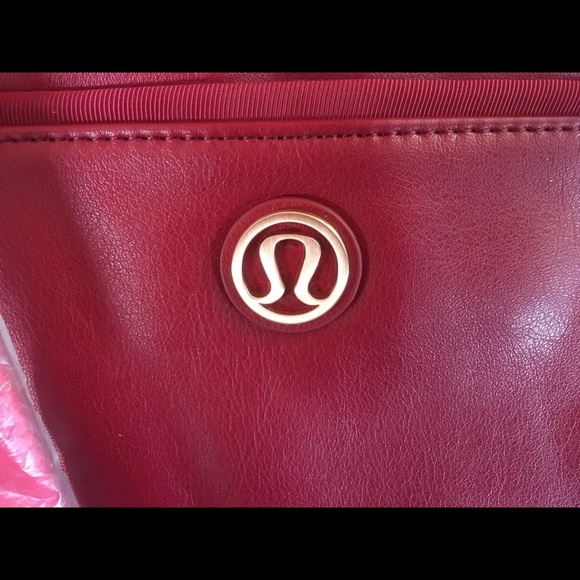 NWOT Lululemon Urban Sanctuary Bag in Red - no shoe bag - Picture 10 of 15